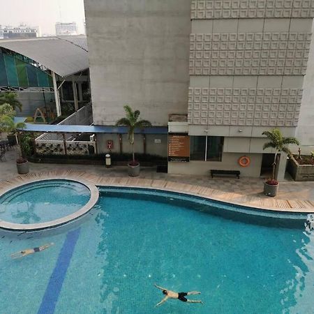 Two Bedroom Apartment at el Royale Hotel Bandung Buitenkant foto