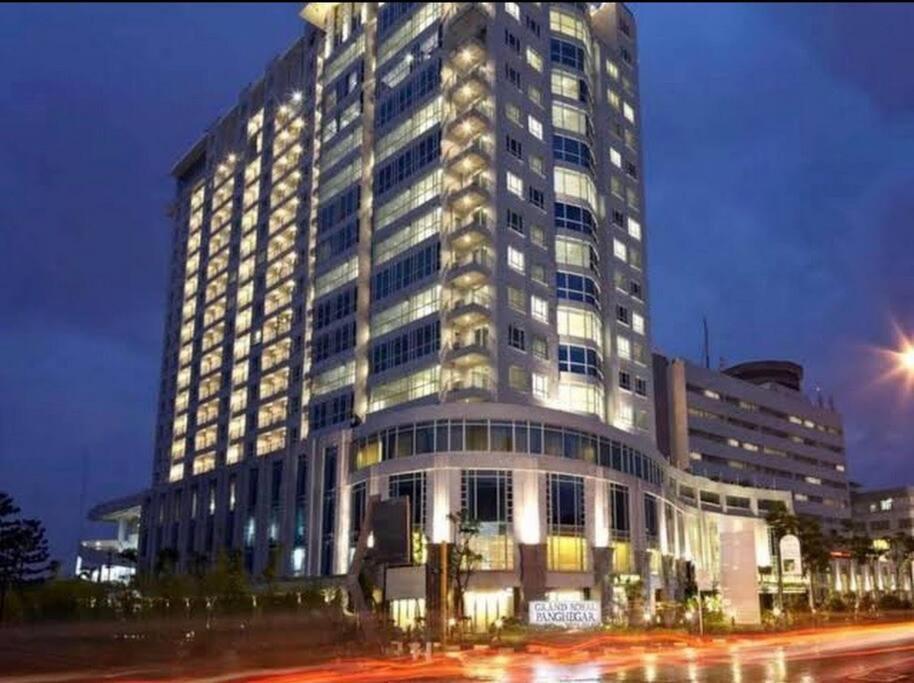 Two Bedroom Apartment at el Royale Hotel Bandung Buitenkant foto