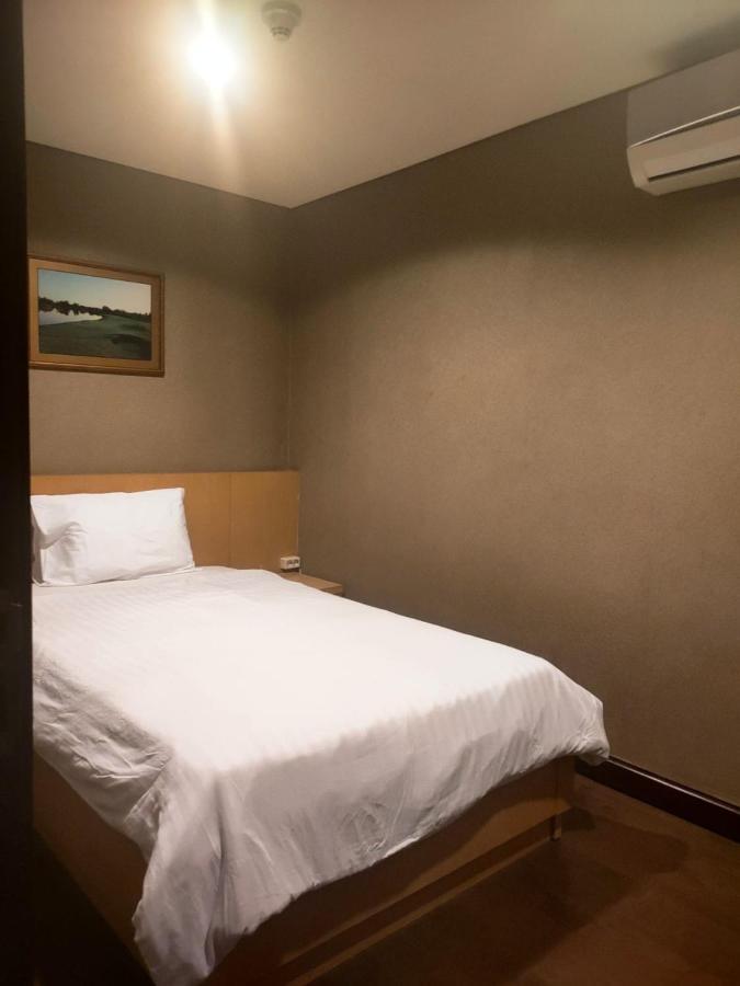 Two Bedroom Apartment at el Royale Hotel Bandung Buitenkant foto